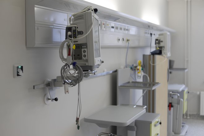 Odprtje prenovljenega oddelka za intenzivno nego in terapijo otročnic in nosečnic kliničnega oddelka za perinatologijo Ginekološke klinike marca 2018. FOTO: Leon Vidic/Delo