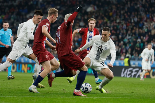 Norvežani so bili vnovič veliko boljši od Slovencev. FOTO: Leon Vidic/Delo