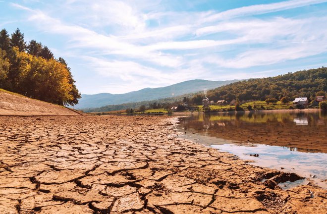 V Evropi in ZDA se politika usmerja v zmanjšanje odvisnosti od uvoženih fosilnih goriv, kar povečuje priložnosti za čiste energetske rešitve. FOTO: GrECo