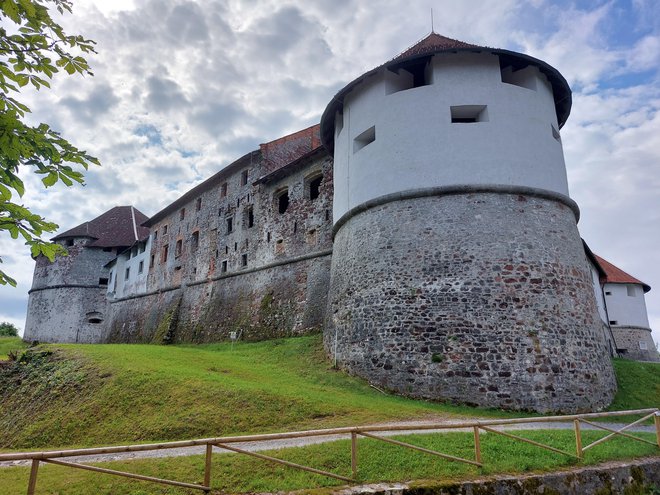 Na gradu Turjak, kulturnem spomeniku državnega pomena, so se končno začela dela celovite obnove. FOTO: arhiv Projekta Nova Gorica