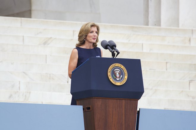 Caroline Kennedy svari pred šodljivimi nazori novega Trumpovega zdravstvenege ministra Roberta F. Kennedyja ml. FOTO: Shutterstock