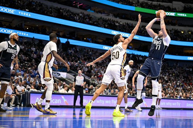 Luka Dončić je zaradi poškodbe izpustil tekmo proti Oklahomi.  FOTO: Jerome Miron/Usa Today Sports Via Reuters Con