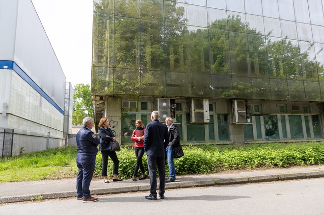 Pravilnost nakupa je v okviru revizije realizacije lanskega proračuna pod drobnogled vzelo tudi računsko sodišče. FOTO: Voranc Vogel/Delo