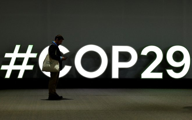 Cop29 se uradno končuje jutri, vendar vse kaže, da bodo tudi tokrat tekli podaljški.  FOTO: Maxim Shemetov/Reuters