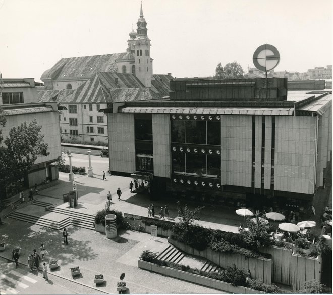 Nenadno zaprtje veleblagovnice Maxi in zatem še najava o zaprtju njegove tekmice Name je med Ljubljančane vnesla precej vznemirjenja. FOTO: Dokumentacija Dela