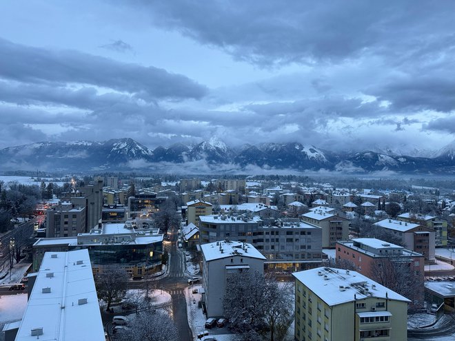 Prvi sneg je pobelil slovenske kraje. FOTO: Pi. K.