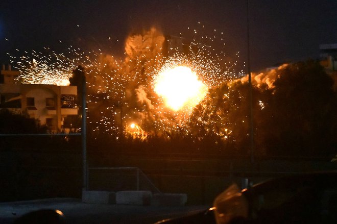 Izraelsko bombardiranje Bejruta. FOTO: Fadel Itani/AFP