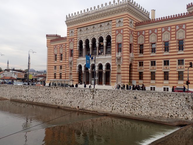 Vijećnico so po popolnem uničenju leta 1992 prenovili ter jo znova odprli leta 2014. FOTO: Mimi Šegina