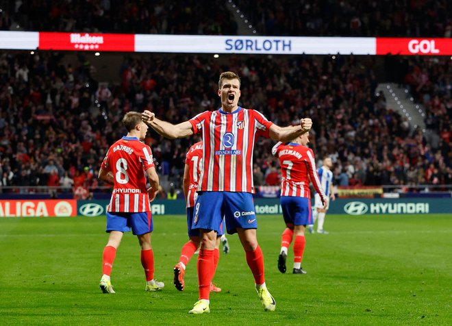 Stari znanec slovenske nogometne reprezentancxe in soigralec Jana Oblaka pri Atleticu Alexander Sørloth je odločil zmagovalca v Vitoria-Gasteizu. FOTO: Oscar Del Pozo/AFP