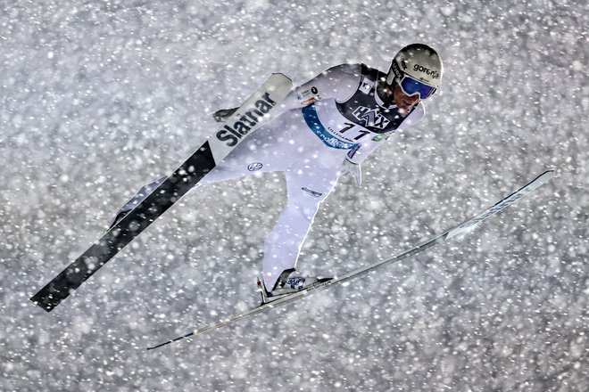 Timi Zajc je v tekmi, ki jo je zaznamovalo sneženje, pristal na 16. mestu. FOTO: Reuters