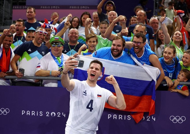 Navijači že težko pričakujejo nove tekme slovenske odbojkarske reprezentance. FOTO: Siphiwe Sibeko/Reuters