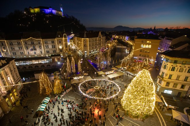 Veseli december se lahko začne. FOTO: Voranc Vogel/Delo