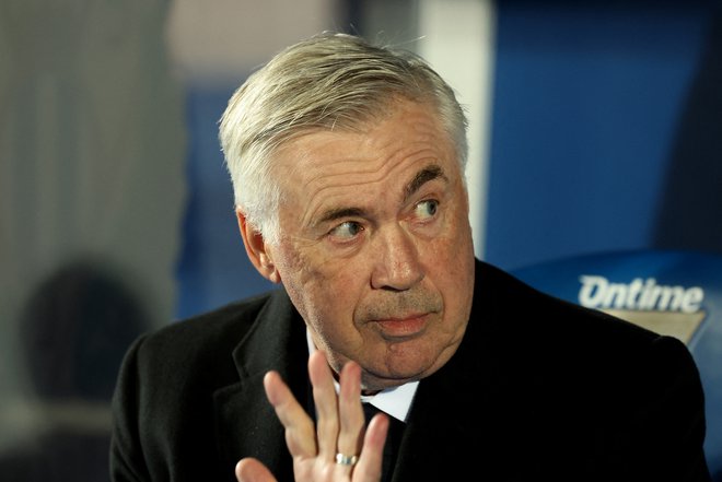 Carlo Ancelotti ima medtem veliko skrbi pred tekmo v Angliji. FOTO: Isabel Infantes/Reuters