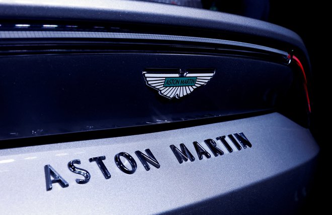 Da bi si Aston Martin finančno opomogel, bo izdal delnice in obveznice v višini 250 milijonov evrov. FOTO: Priyanshu Singh/Reuters