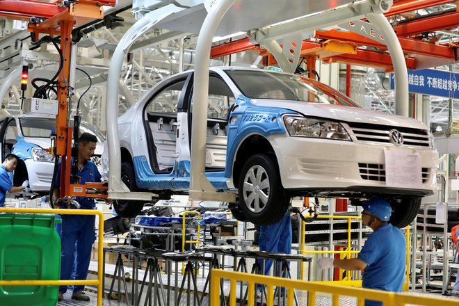 V težavah je tudi Volkswagen, ki je napovedal umik iz kitajske province Xinjiang. FOTO: China Daily/Reuters