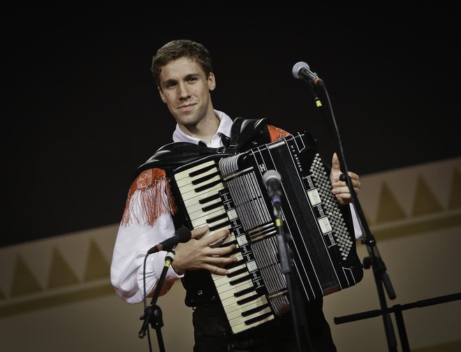 Ansambel Saša Avsenika bo nemoteno deloval naprej, na koncertih bo tudi sam Sašo Avsenik. FOTO: Jože Suhadolnik/Delo