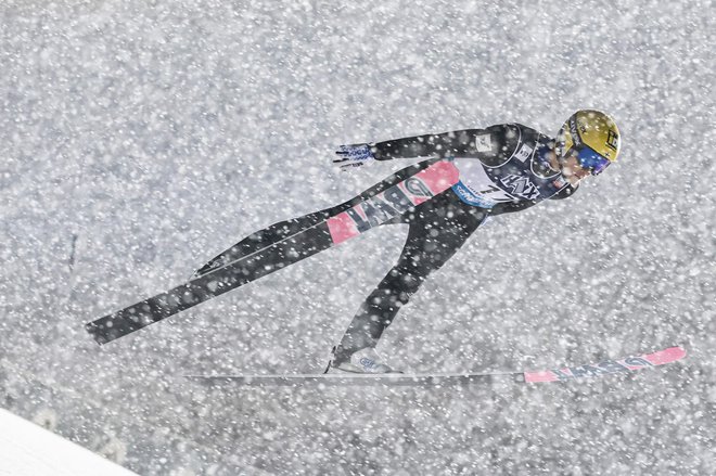 Najvišja uvrstitev finskih skakalcev na uvodni postaji nove sezone za svetovni pokal v Lillehammerju je bila 40. mesto, na katerem je ob Anttiju Aaltu (na fotografiji) prejšnji konec tedna pristal tudi Kasperi Valto. FOTO: Geir Olsen/AFP