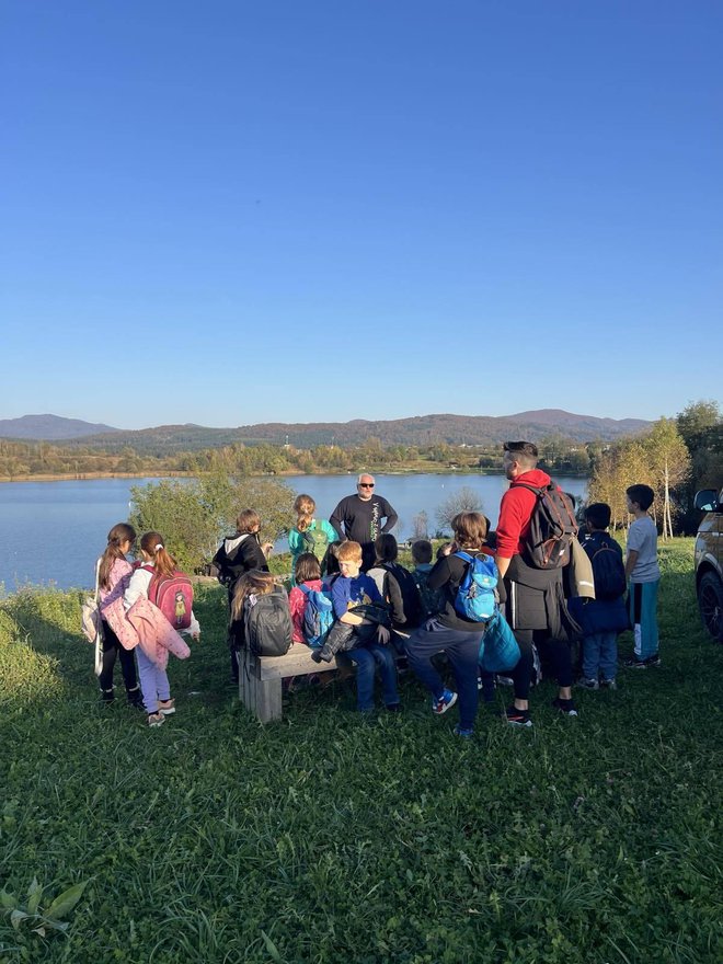 Življenje v naravi s šolo in učiteljem. FOTO: osebni arhiv