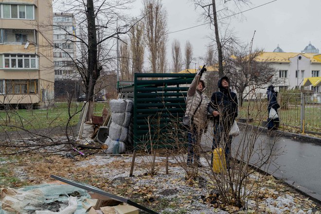 Razdejanje po ruskem napadu z droni. FOTO: Tetiana Dzhafarova/Afp