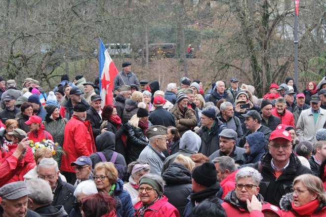 Velika množica ljudi je danes počastila spomin na praznik nekdanje Jugoslavije.