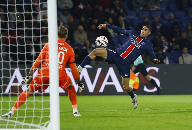 Achraf Hakimi je PSG povedel v vodstvo, a to ni bilo dovolj za zmago. FOTO: Christian Hartmann/Reuters