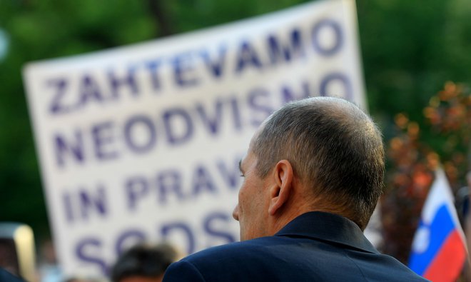 Shod, ki nam je razkril, da so sodniki žalitev za mafijo.Shod torej v podporo mafiji. FOTO: Blaž Samec