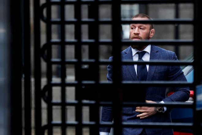 McGregor mora plačati 250 tisoč evrov odškodnine. FOTO: Clodagh Kilcoyne/Reuters