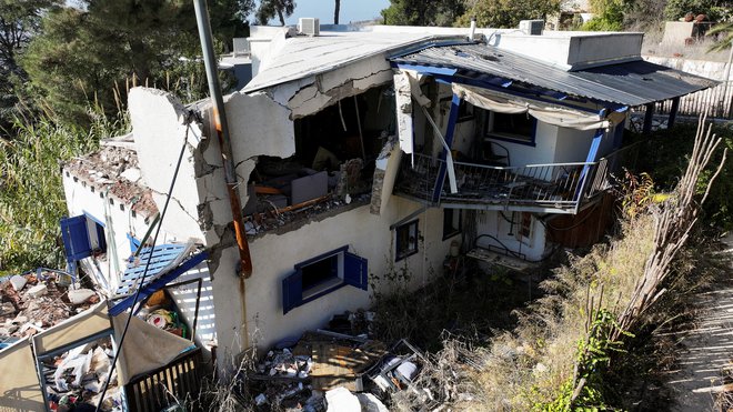 V izraelskih napadih je bilo na jugu Libanona popolnoma porušenih najmanj 37 libanonskih vasi. FOTO: Ilan Rosenberg/Reuters