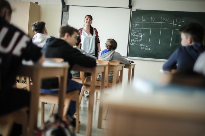 Problem izostankov od pouka prinaša tudi organizacijsko težavo, saj je treba številna ocenjevanja nekako stlačiti v že tako polni urnik. Fotografija je simbolična. FOTO: Uroš Hočevar