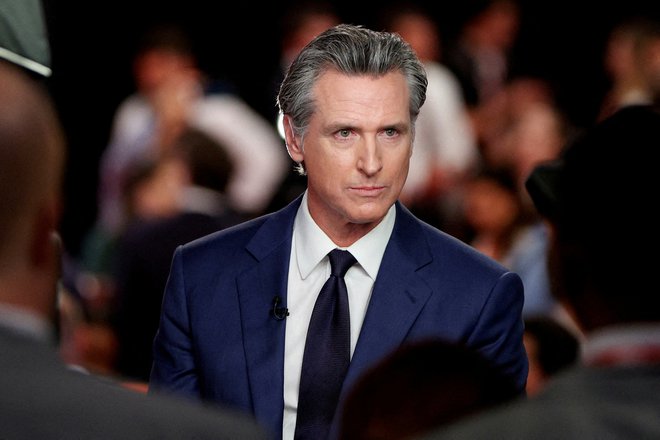 Newsom in njegovi demokratski kolegi tekmujejo, kako storiti vse, da bi zaščitili progresivno politiko zvezne države pred človekom, ki je napovedal, da bo od prvega dne diktator. FOTO: Marco Bello/Reuters