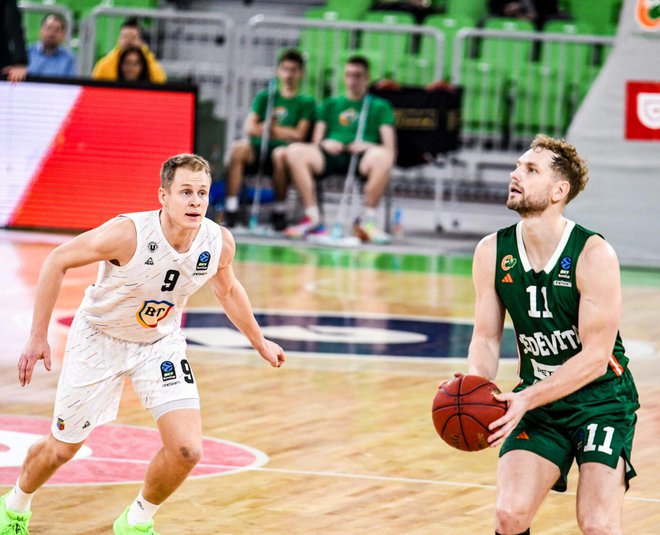 V Stožicah je v dresu Cluja gostoval tudi nekdanji ljubljenec občinstva Sasu Salin, ki je dosegel 10 točk. FOTO: Cedevita Olimpija