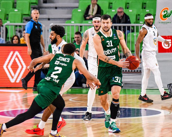 Gledalce je nekajkrat navdušil tudi Andrija Stipanović. Foto Cedevita Olimpija