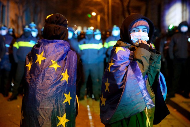 Večina Gruzijcev si želi približevanja Evropski uniji. FOTO: Irakli Gedenidze/Reuters