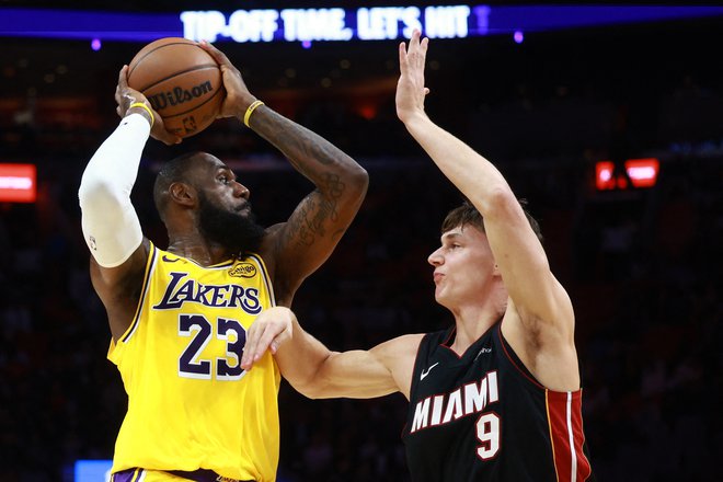 LeBron James je imel dober dan, a njegovo moštvo zelo slabega. FOTO: Carmen Mandato/AFP