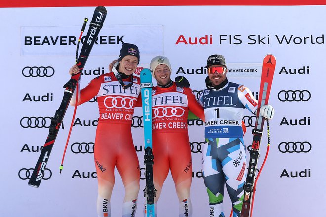 Lep pogled na oder za zmagovalce (z leve): Marco Odermatt, Justin Murisier in Miha Hrobat. FOTO: Sean M. Haffey/AFP