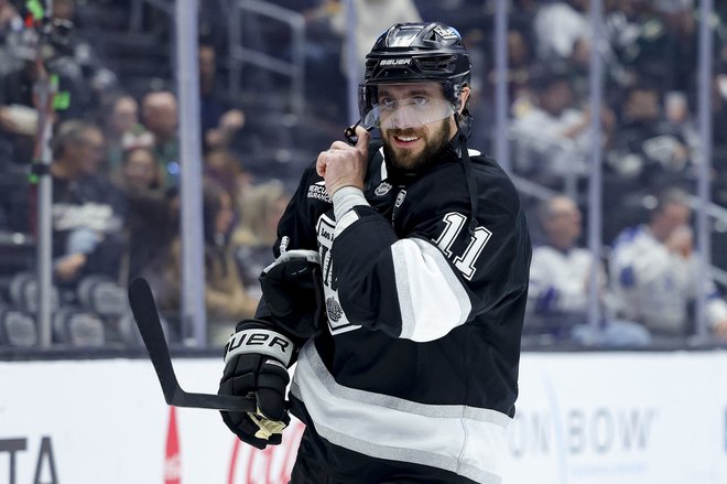 Anže Kopitar postavlja mejnike v majici Los Angeles Kings. FOTO: Ryan Sun/Reuters