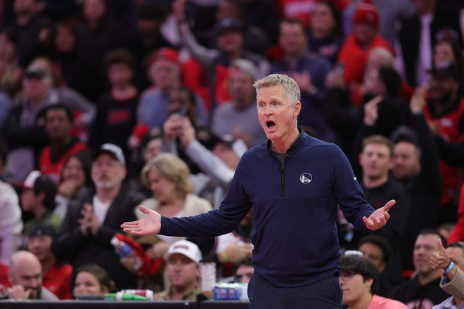 Steve Kerr je bil po tekmi kritičen do sodnikov. FOTO: Alex Slitz Getty Images Via AFP