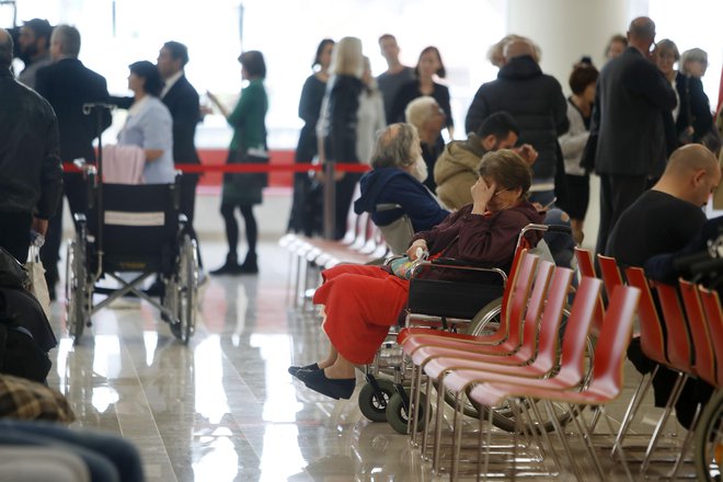 Nov zakon je namenjen bolnikom, ne ozkim skupinam zdravnikov, pravijo na ministrstvu za zdravje. FOTO: Leon Vidic/Delo