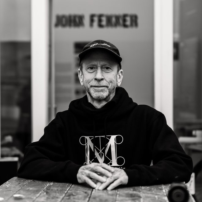 John Fekner je po petih newyorških četrtih v anonimnosti izvajal gverilsko grafitarsko akcijo Opozorilni znaki, v okviru katere je ustvaril več kot 300 konceptualnih del. FOTO: Črt Piksi