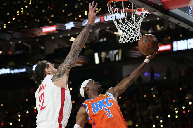 Shai Gilgeous-Alexander (desno) je popeljal Oklahomo v finale pokala NBA. FOTO: Kyle Terada/Usa Today Sports