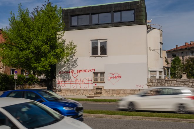 V SD se poslavljajo od Vile na Levstikovi, prižgali so zeleno luč za prodajo. FOTO: Črt Piksi