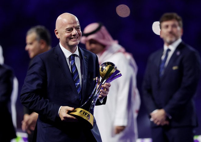 Gianni Infantino meni, da je Savdska Arabija primeren gostitelj nogometnega turnirja. FOTO: Amr Abdallah Dalsh/Reuters