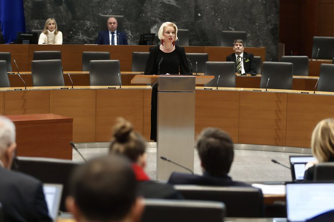 V današnji razpravi po mnenju predsednice DZ argumenti in dejstva ne bodo imeli prav velike vloge za predlagatelje njene razrešitve. FOTO: Voranc Vogel/Delo