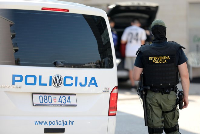 Hrvaška policija je na mejnem prehodu z Bosno in Hercegovino pridržala Avstrijca, ki je čez mejo poskušal pretihotapiti truplo. (Slika je simbolična.) FOTO: Sasa Miljević/Pixsell