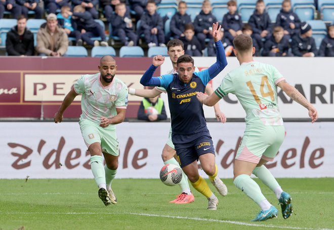 Veliko, ne pa vse, bo pozabljeno, če bo v minuli sezoni najboljši strelec Aljoša Matko v zadnji tekmi leta zabil gol ali dva. FOTO: Aljoša Matko