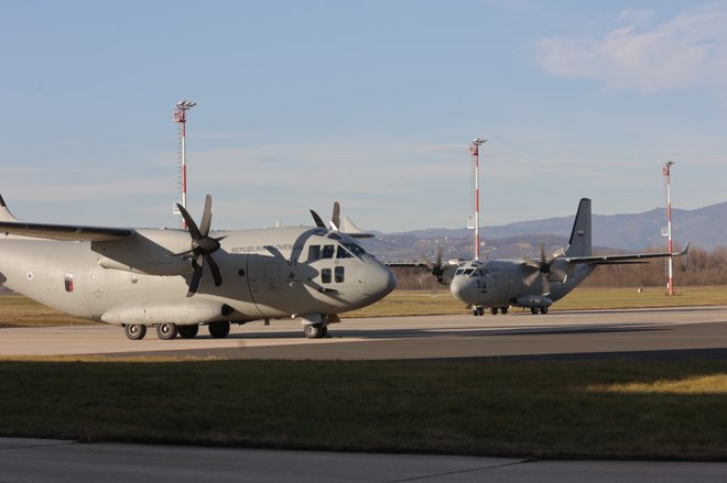 Slovenska vojska je dobila drugo letalo C-27J spartan. FOTO: Bruno Toič