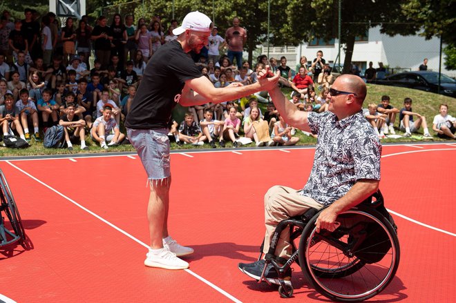 Goran Dragić vseskozi pomaga ljudem. FOTO: Facebook