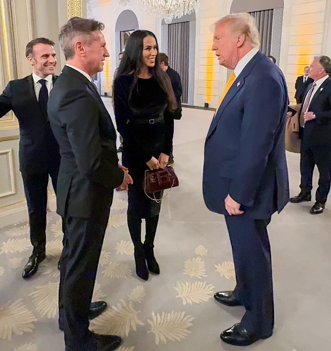 Premier Robert Golob se je srečal tudi z novoizvoljenim ameriškim predsednikom Donaldom Trumpom. FOTO: KPV