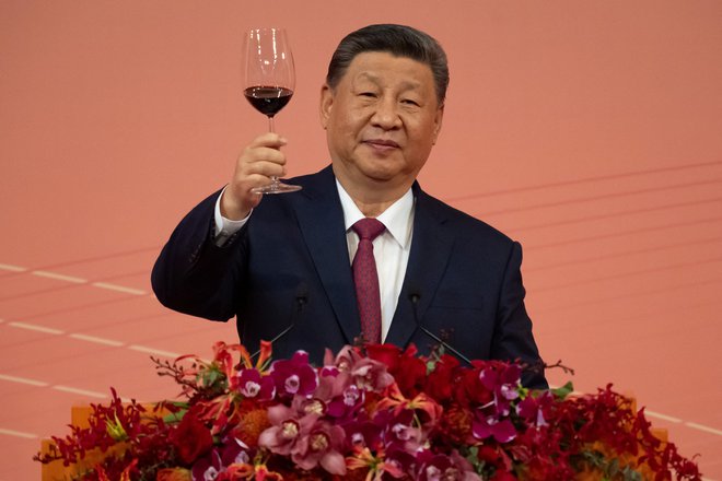 V kitajskih medijih malo omenjajo dejstvo, da sta bila tako voditelj Mao Zedong kot sedanji partijski in državni voditelj Xi Jinping rojena v znamenju kače. FOTO: Anthony Kwan/Reuters