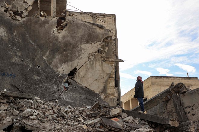 Čeprav se je od padca režima v Sirijo vrnilo na tisoče ljudi, se je število razseljenih v času uporniške ofenzive po podatkih UNHCR povečalo za milijon. FOTO: Aaref Watad/Afp